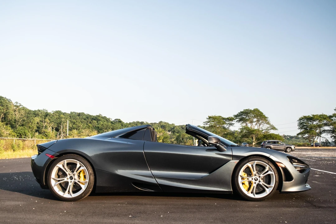 2020 McLaren 720S Spider - Image 19 of 31