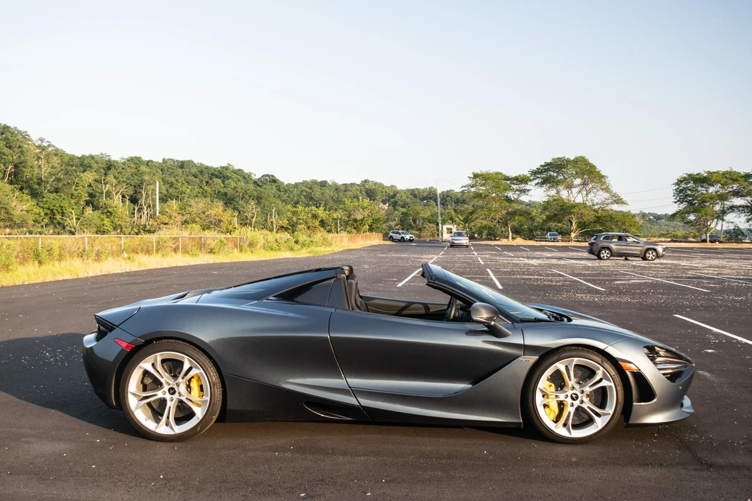 2020 McLaren 720S Spider - Image 18 of 31