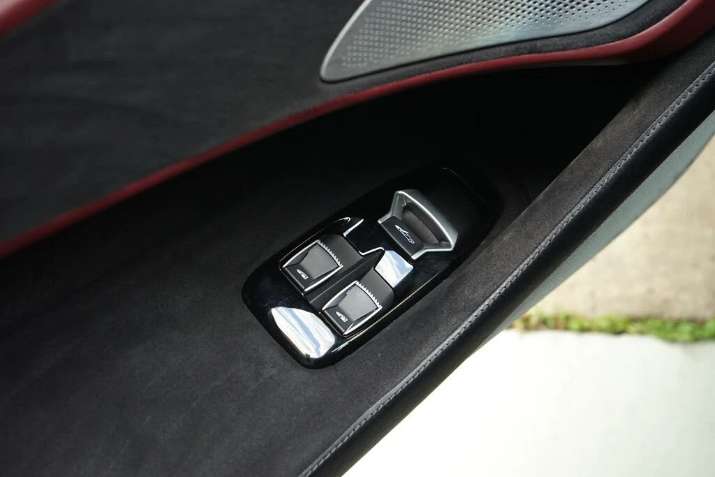 2020 McLaren GT - Image 25 of 31