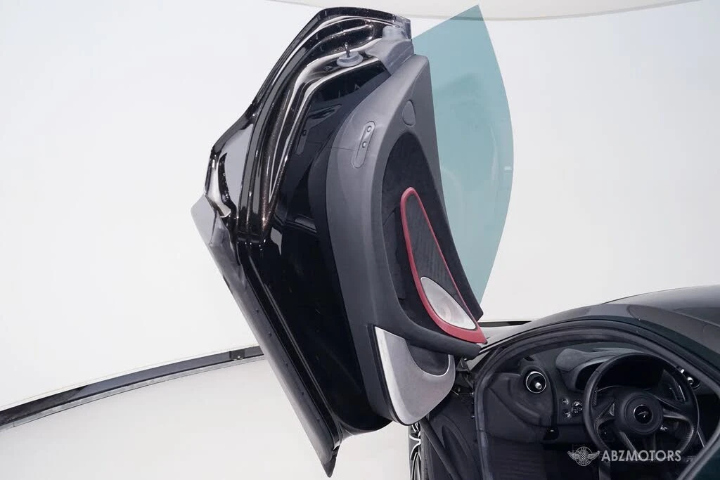 2020 McLaren GT - Image 9 of 31