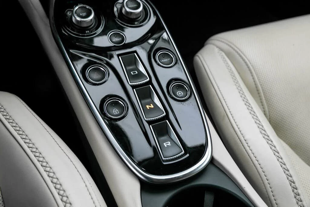 2020 McLaren GT - Image 25 of 31
