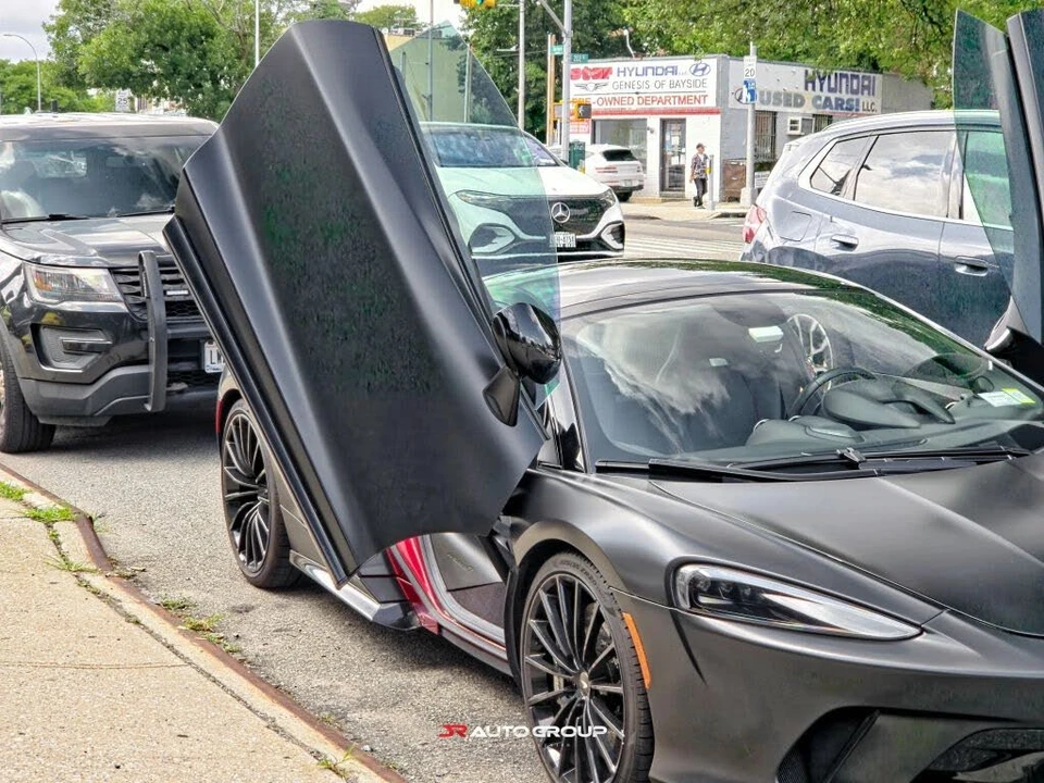 2020 McLaren GT - Image 14 of 31