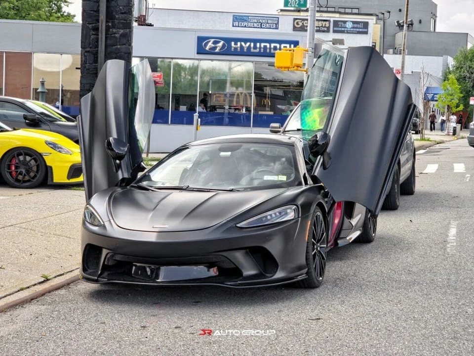 2020 McLaren GT - Image 15 of 31