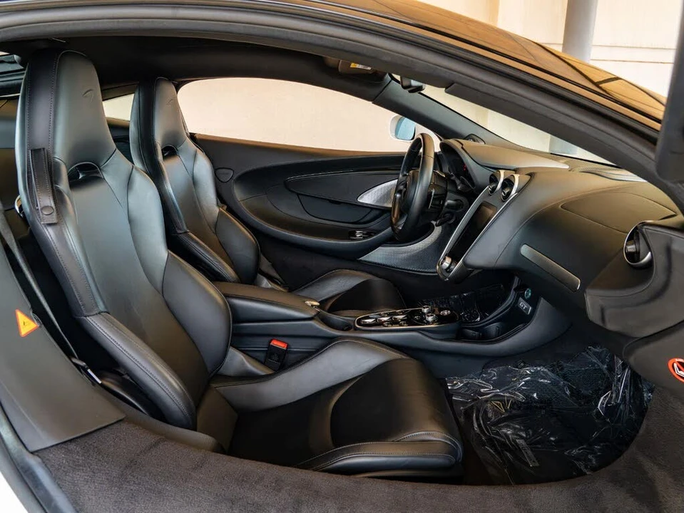 2020 McLaren GT - Image 21 of 27