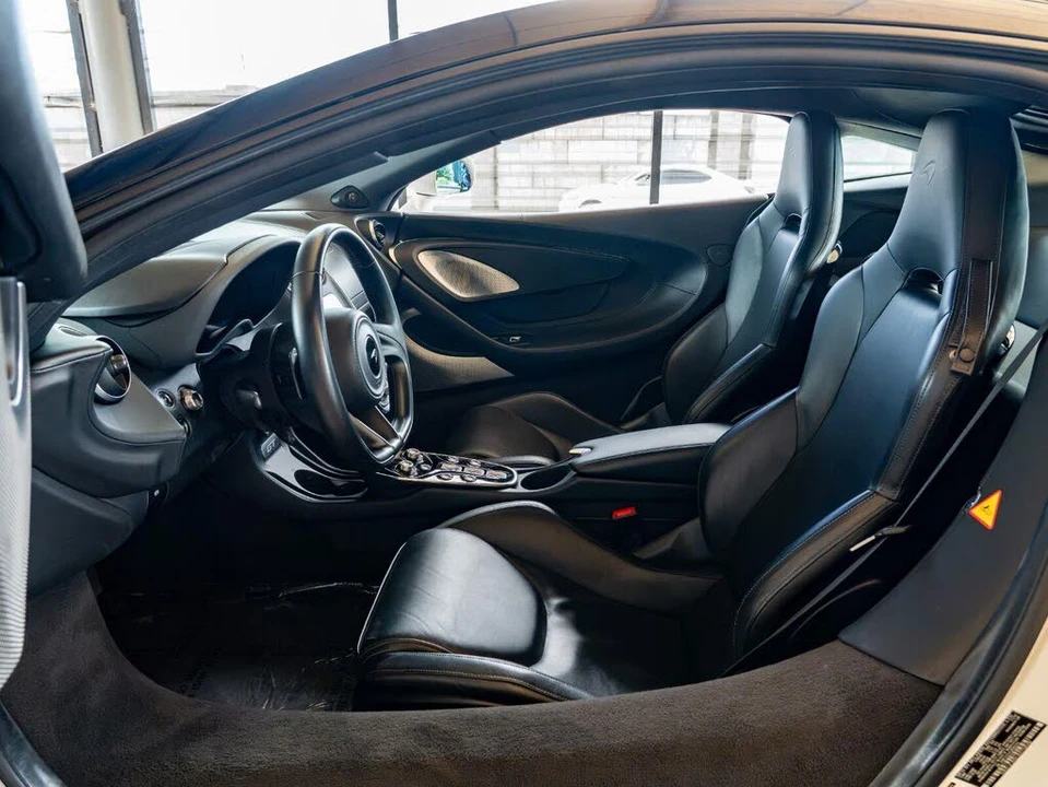 2020 McLaren GT - Image 16 of 27