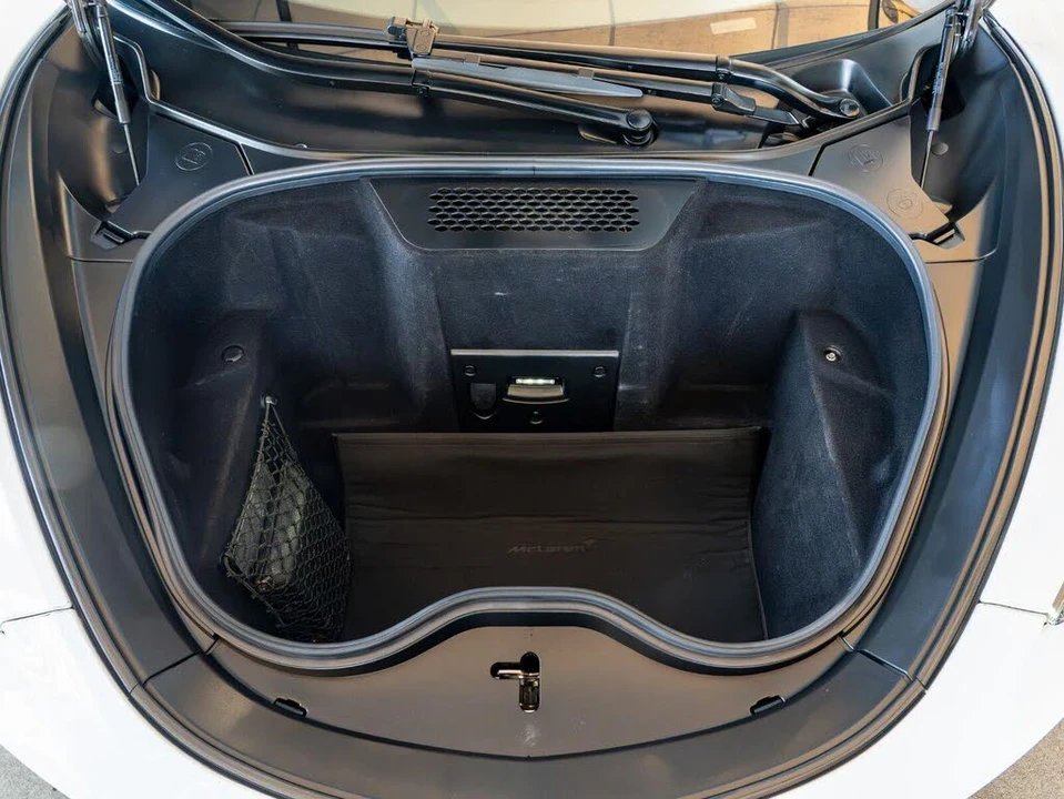 2020 McLaren GT - Image 24 of 27