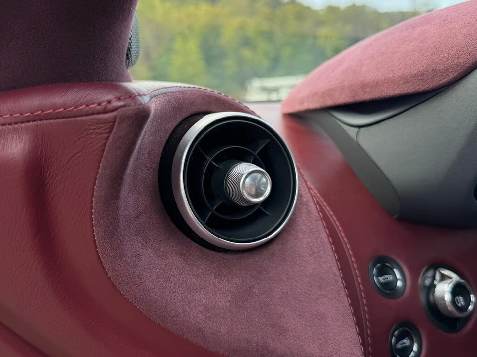 2020 McLaren GT - Image 24 of 31