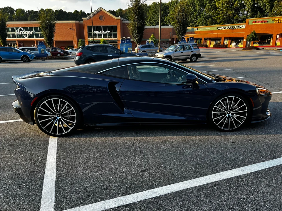 2020 McLaren GT - Image 25 of 31