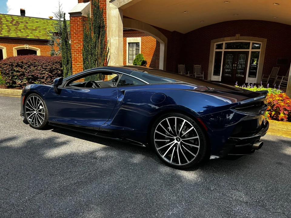 2020 McLaren GT - Image 16 of 31
