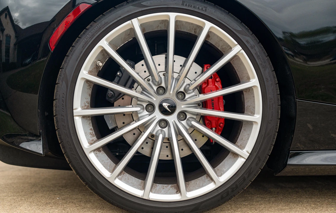 2020 McLaren GT - Image 26 of 31