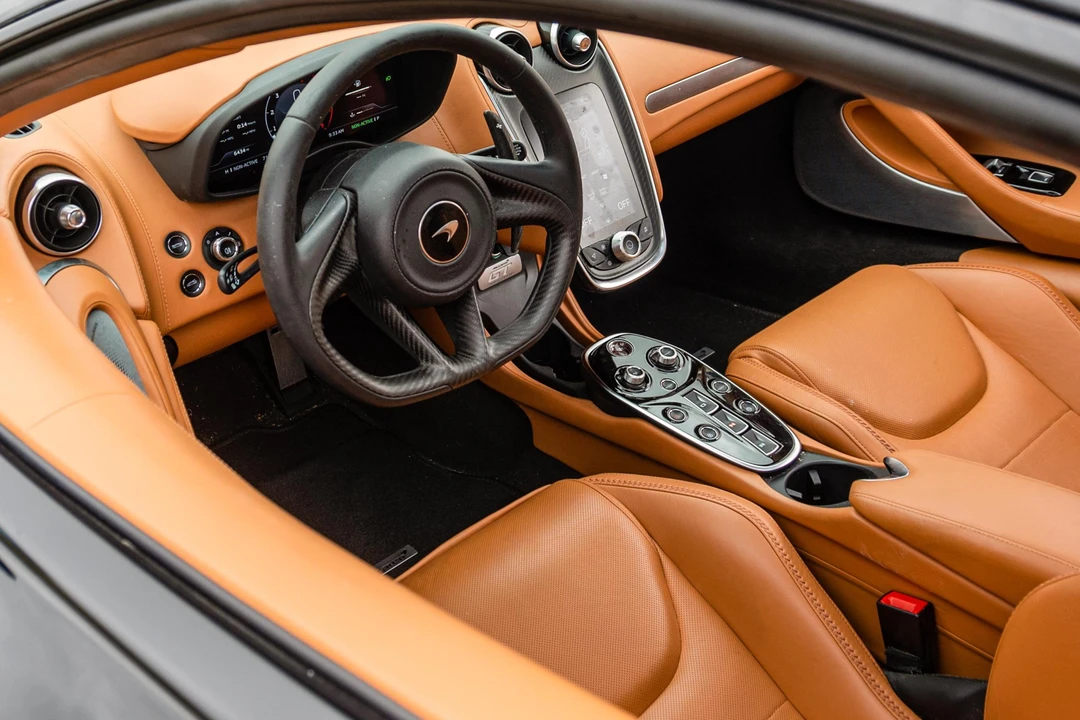 2020 McLaren GT - Image 27 of 31