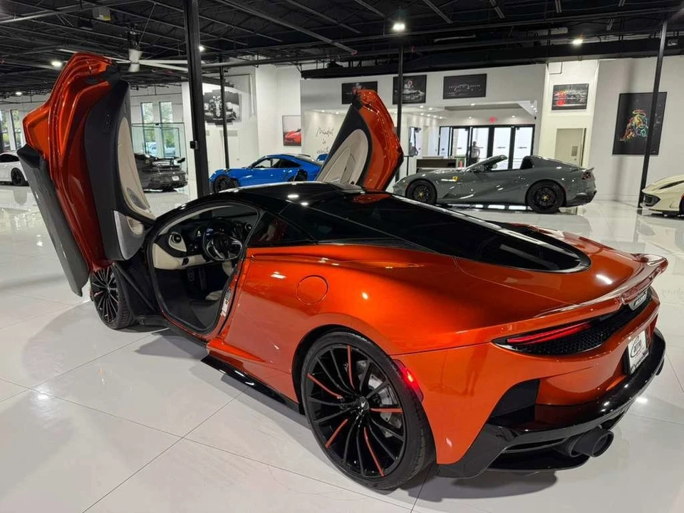 2020 McLaren GT - Image 13 of 21