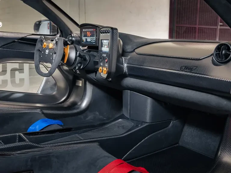 2020 McLaren Senna - Image 13 of 31