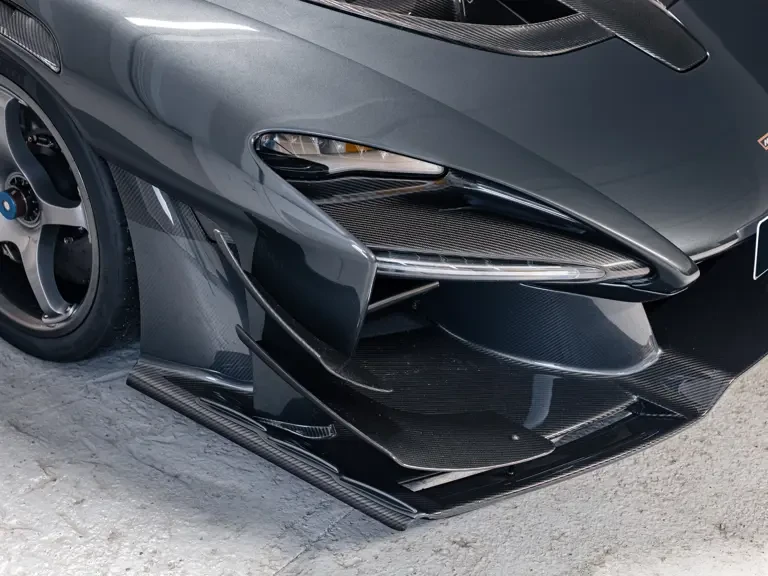 2020 McLaren Senna - Image 28 of 31