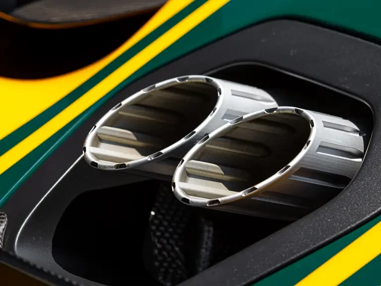 2020 McLaren Senna - Image 29 of 31