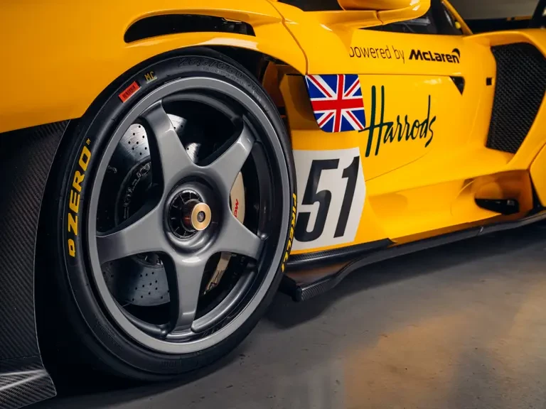 2020 McLaren Senna - Image 17 of 31