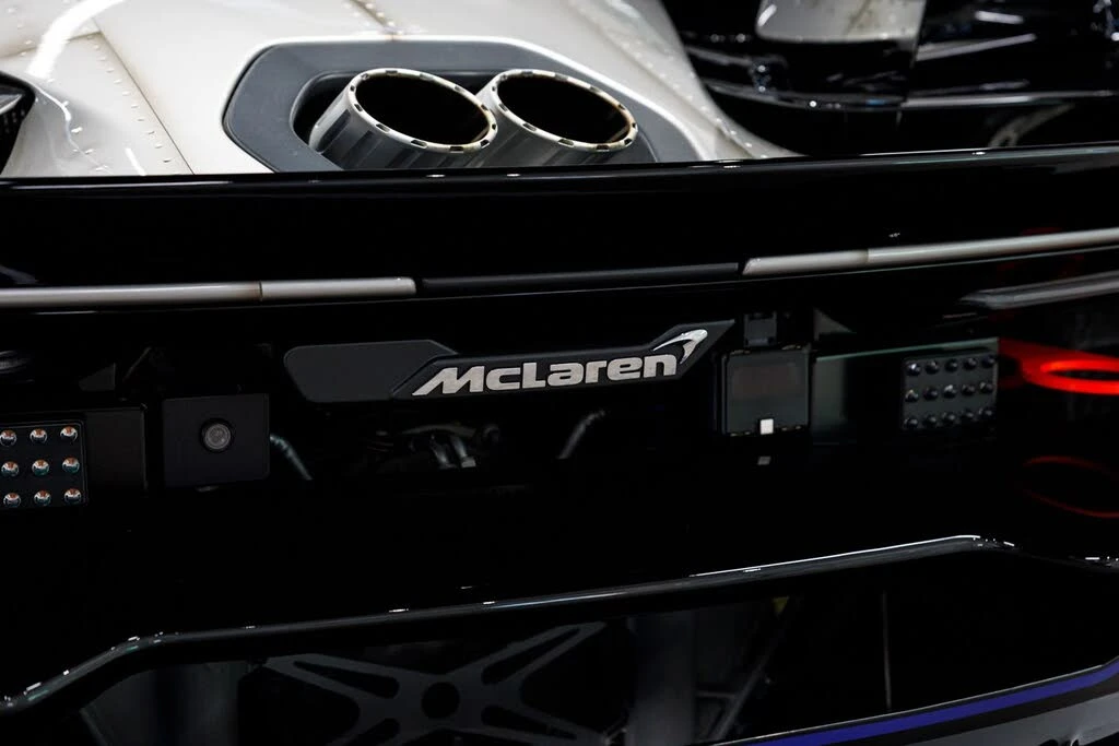 2020 McLaren Senna - Image 17 of 31