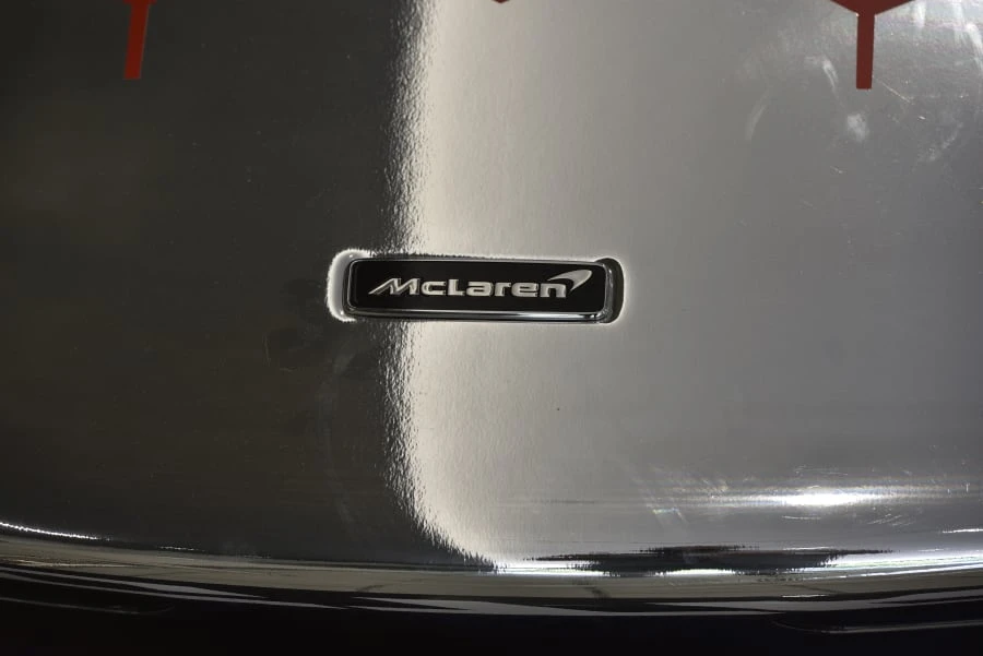 2020 McLaren Senna - Image 16 of 31