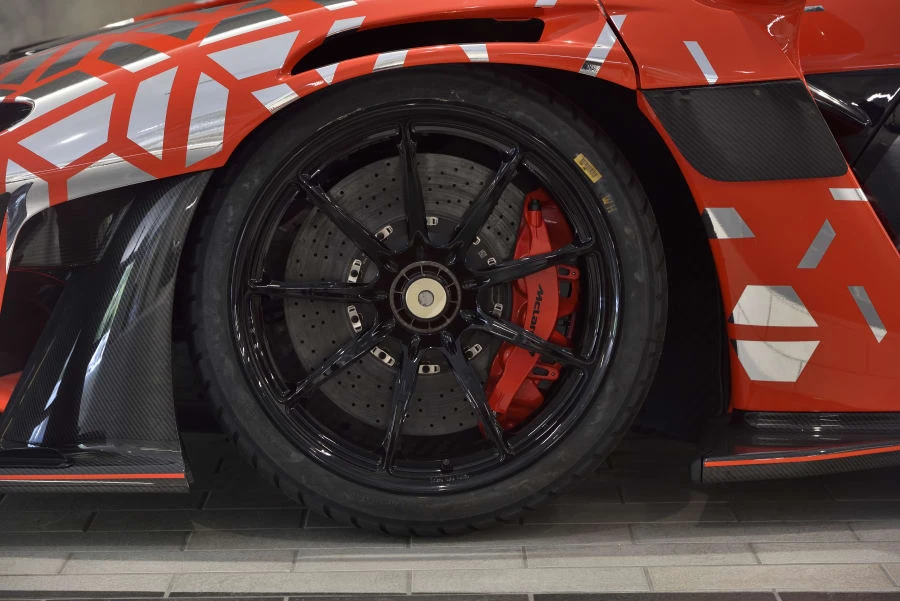 2020 McLaren Senna - Image 14 of 31