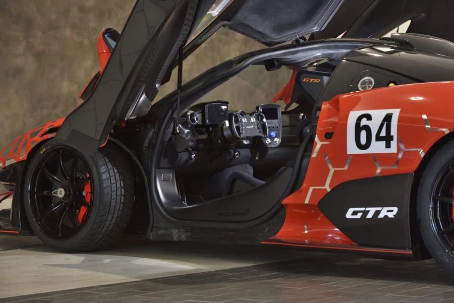 2020 McLaren Senna - Image 26 of 31