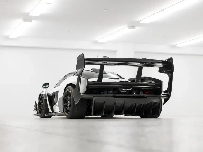 2020 McLaren Senna - Image 27 of 31