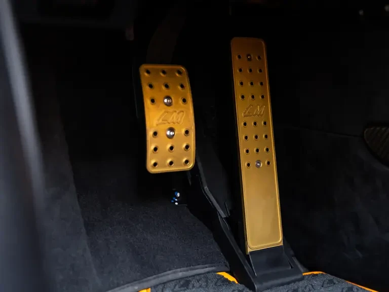 2020 McLaren Senna - Image 22 of 31