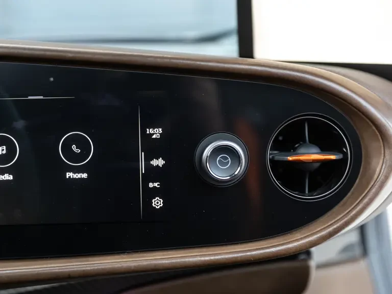 2020 McLaren Speedtail - Image 19 of 31