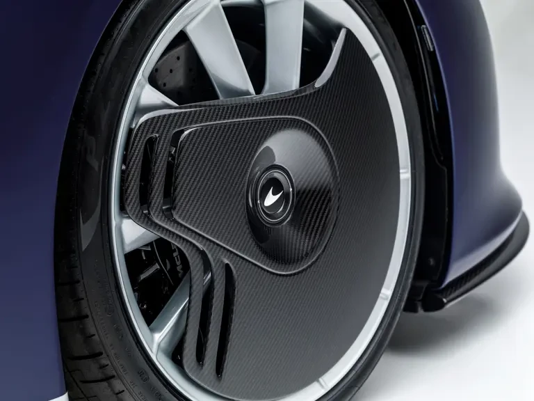 2020 McLaren Speedtail - Image 25 of 31