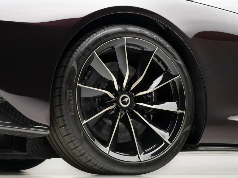 2020 McLaren Speedtail - Image 30 of 31