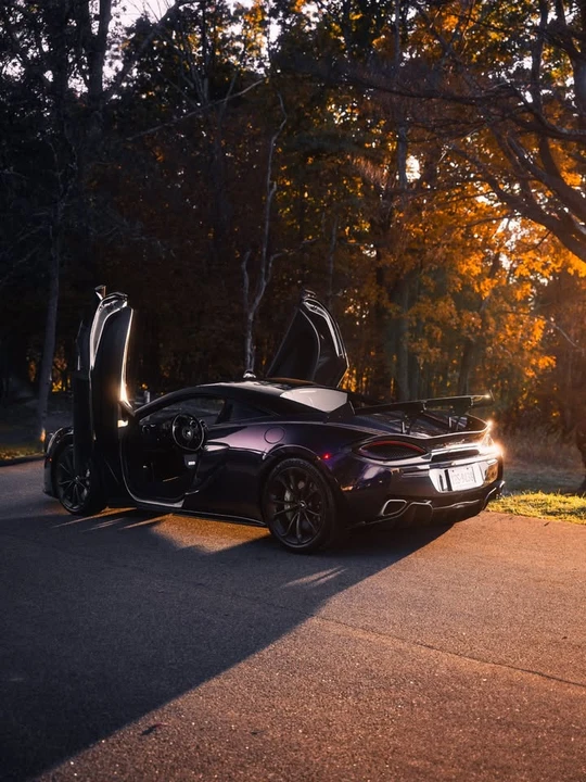 2020 McLaren 570S - Image 2 of 5
