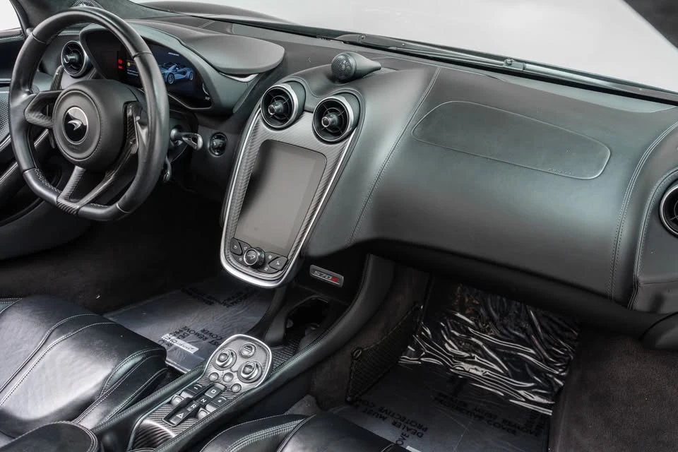 2020 McLaren 570S - Image 8 of 16