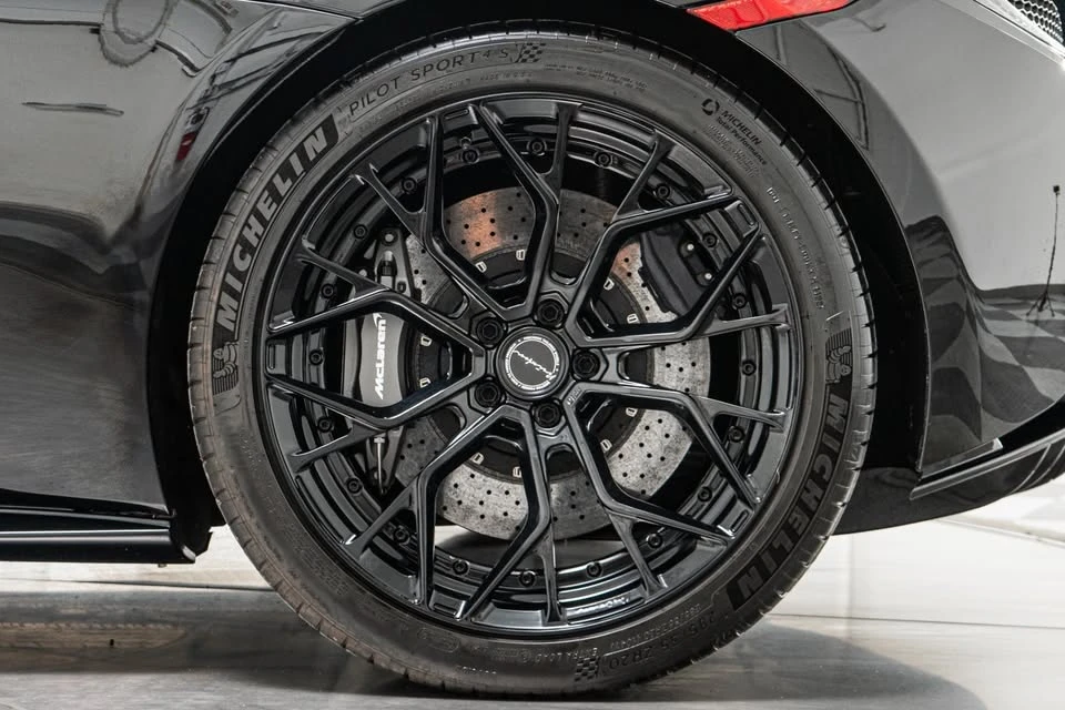 2020 McLaren 570S - Image 7 of 16