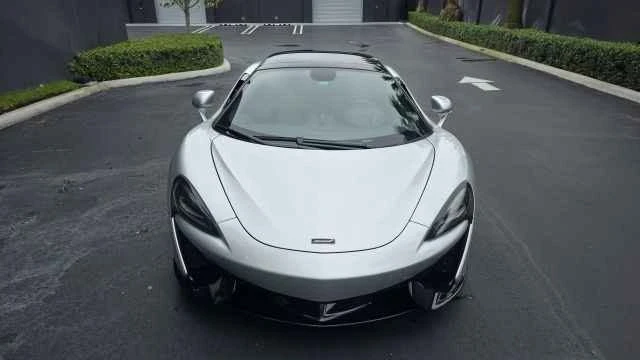 2020 McLaren 570S Spider - Image 2 of 12