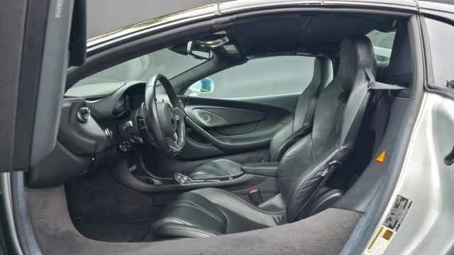 2020 McLaren 570S Spider - Image 4 of 12