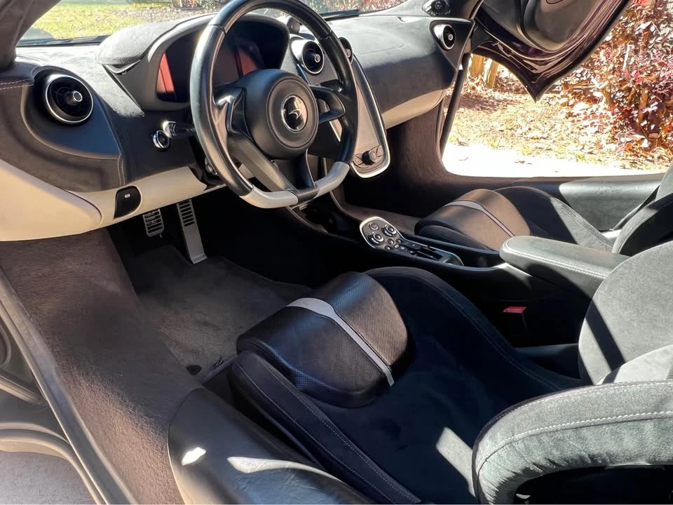2020 McLaren 570GT - Image 12 of 20