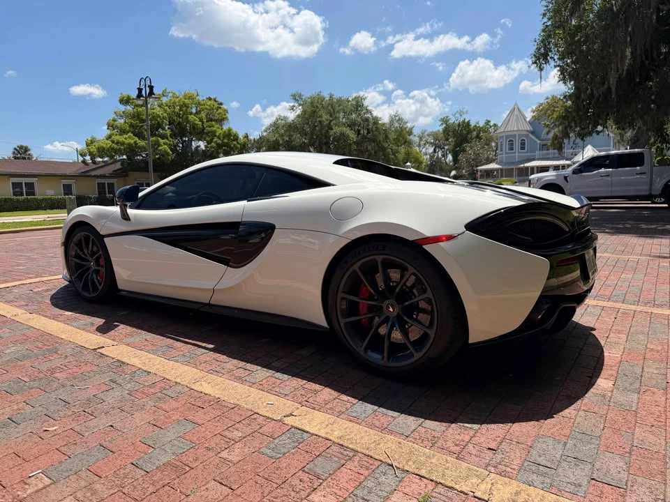2020 McLaren 570S - Image 3 of 10