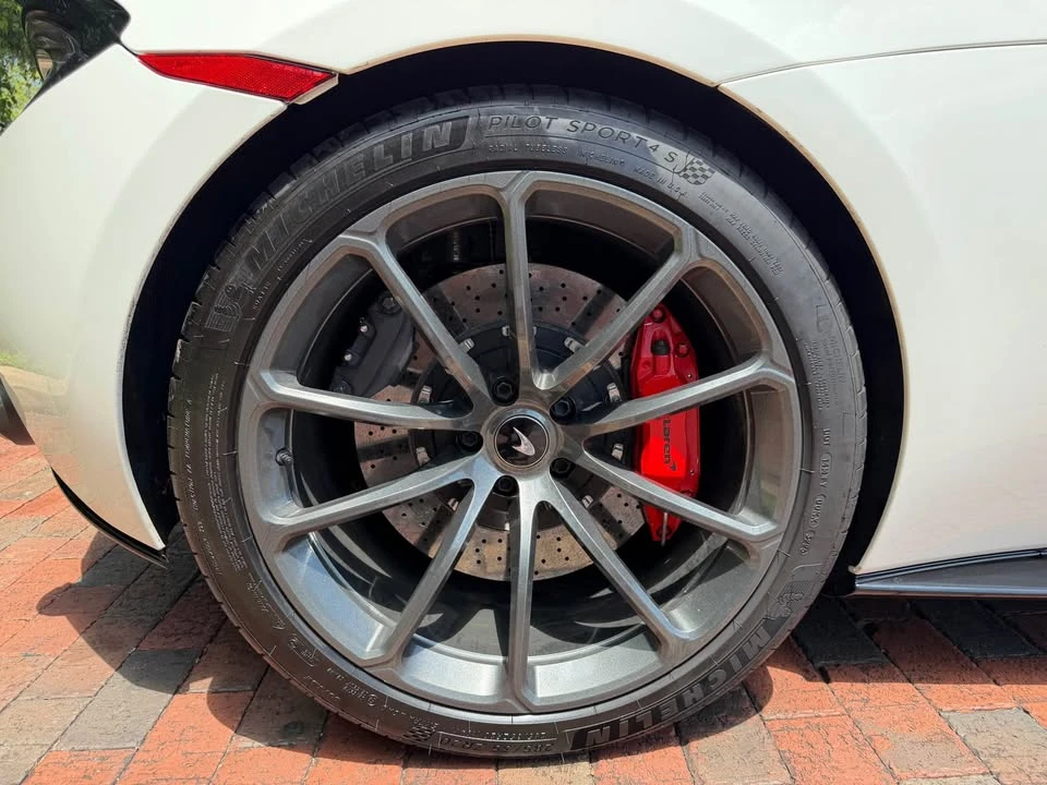 2020 McLaren 570S - Image 5 of 10