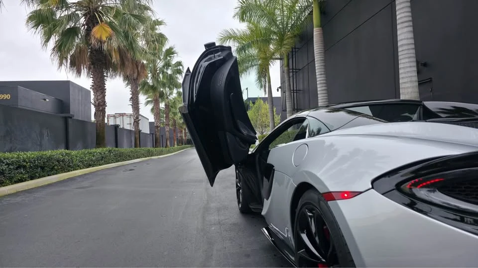 2020 McLaren 570S Spider - Image 8 of 16