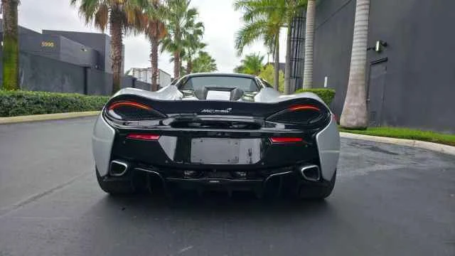 2020 McLaren 570S Spider - Image 9 of 12