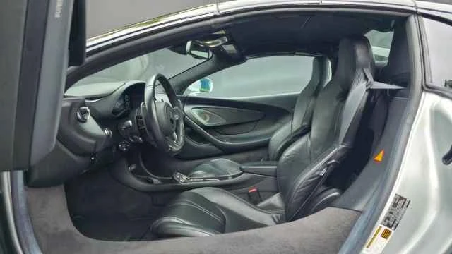 2020 McLaren 570S Spider - Image 8 of 12