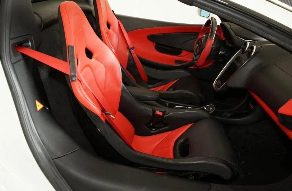 2020 McLaren - Image 9 of 17
