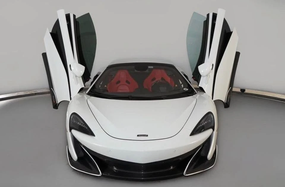 2020 McLaren - Image 3 of 17