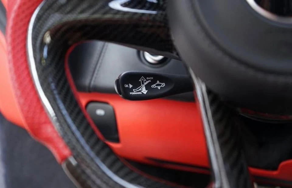 2020 McLaren - Image 14 of 17