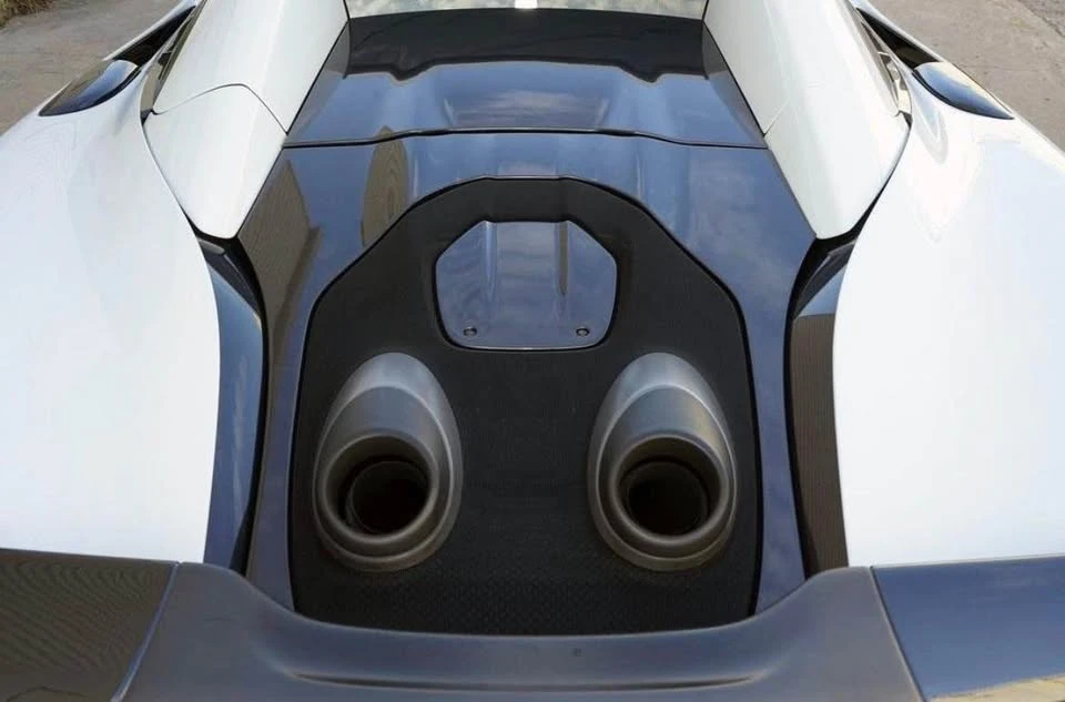 2020 McLaren - Image 16 of 17
