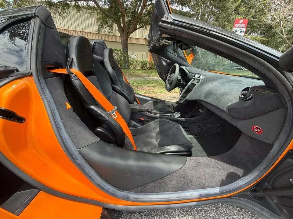 2020 McLaren 600LT Spider - Image 17 of 18