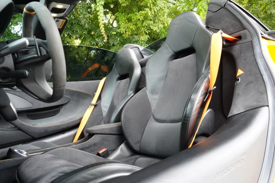 2020 McLaren 600LT Spider - Image 18 of 19