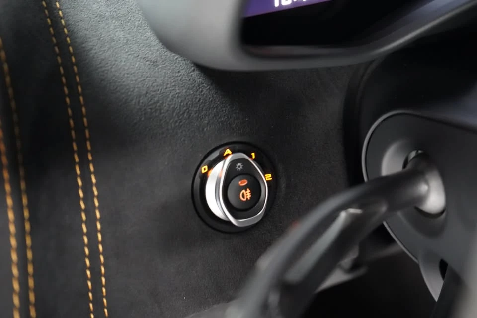 2020 McLaren 600LT Spider - Image 16 of 19