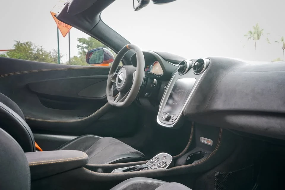 2020 McLaren 600LT Spider - Image 12 of 19