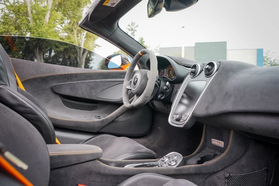 2020 McLaren 600LT Spider - Image 15 of 20