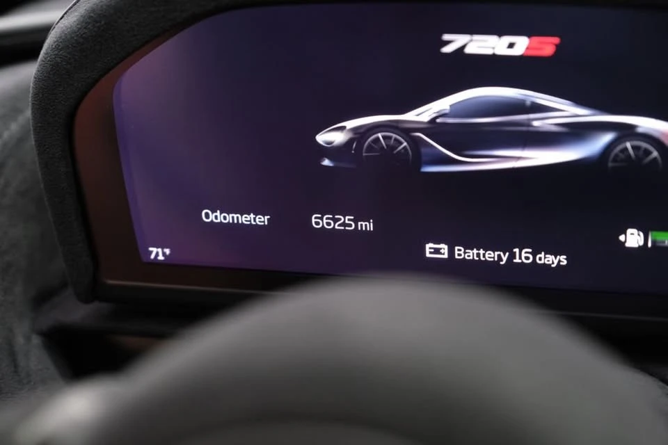 2020 McLaren 720S - Image 15 of 17